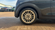 MINI Cooper 2.0 S Exclusive 3dr Auto Petrol Hatchback